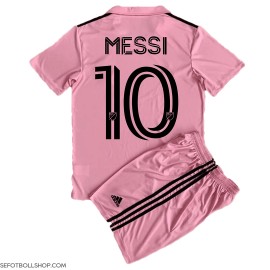 Billiga Inter Miami Lionel Messi #10 Barnkläder Hemma fotbollskläder till baby 2023-24 Kortärmad (+ Korta byxor)
